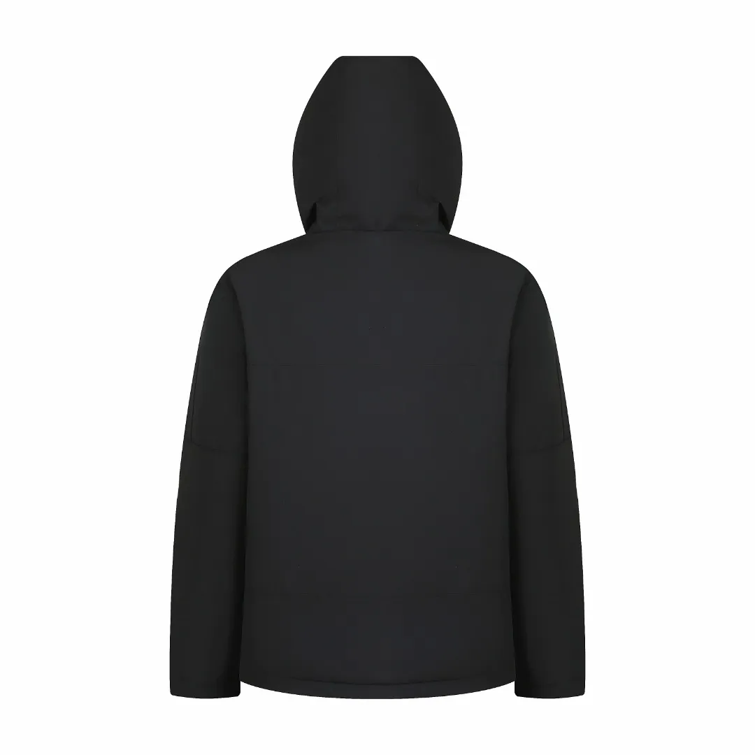 P970 Ralph Lauren Logo Hooded Down Jacket Fabric selection: High-density nylon taffeta with a density of about 210T-300T, smooth and slightly matte surface, excellent windproof and waterproof performance (with DWR water-repellent treatment), strong wrinkle resistance and easy care, in line with the "durable and practical" positioning of American leisure.  Lining fabric: 100% polyamide is used to create the lining. The high-density and tight weaving process prevents fine lint from emerging from the gaps in the fabric. The smooth surface improves the putting on and taking off experience, and the excellent wear and tear resistance ensures damage caused by frequent use, while the light and soft texture does not affect the overall weight.  High-quality filling: 90 white duck down is selected, with a weight of 220g, ensuring excellent thermal insulation performance. After strict screening and processing, the velvet is not easy to drill, ensuring durability. Style and cutting process: The classic jacket has a slightly loose fit, with a slightly dropped shoulder line (the shoulder width is 1-2cm wider than the standard fit). The length reaches the hips, and the sleeves are slightly tapered straight sleeves, taking into account freedom of movement and casual style.  Details: The adjustable Velcro on the cuffs allows you to freely adjust the tightness according to the thickness of your wrist and personal preferences, effectively preventing cold wind from intruding, and improving warmth retention performance.  In terms of storage, the two front zipper pockets are convenient for you to place frequently used items, and the zipper design ensures that items are not easily lost. A built-in pocket on the left side of the chest provides a safe storage space for some small private items.  The drawstring design at the hem allows you to adjust the shape of the jacket according to your body shape and dressing needs. Whether it is loose and casual or slim and neat, you can easily control it.  Embroidery technology: Polo horse logo on the left chest: flat satin stitch embroidery (satin embroidery), embroidery thread: 100% polyester high color fastness embroidery thread (the color number is consistent with the brand’s standard red color card), stitch density 12-15 stitches/cm, the outline of the horse logo is clear, and the details of the rider and horse are burr-free.  Embroidery positioning: precise positioning through the template (12cm from the neckline and 8cm from the placket) to ensure left and right symmetry and centering.  Accessories: One-to-one customized zipper sling, one-to-one customized zipper puller, one-to-one customized washable label SIZE: S M L XL